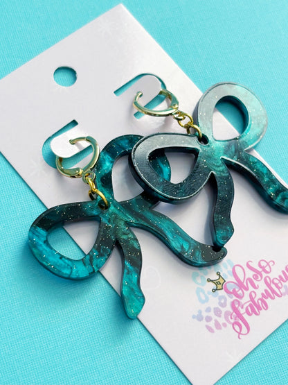 Emerald Green Marble Bows /// Christmas Dangle Earrings