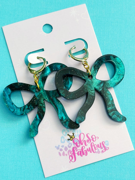 Emerald Green Marble Bows /// Christmas Dangle Earrings