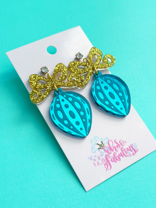 Ornament /// Christmas Dangle Earrings